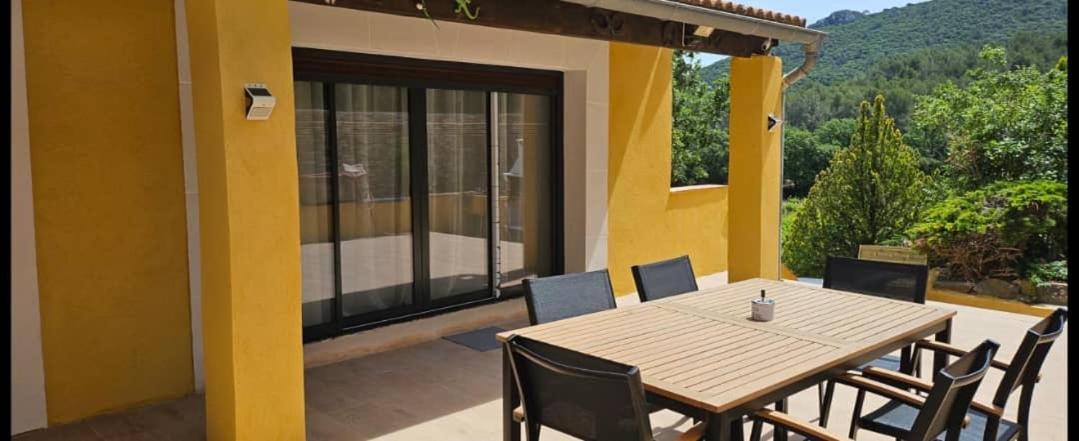 Magnifique Villa Avec Piscine, Sauna Et Hammam La Crau Luaran gambar