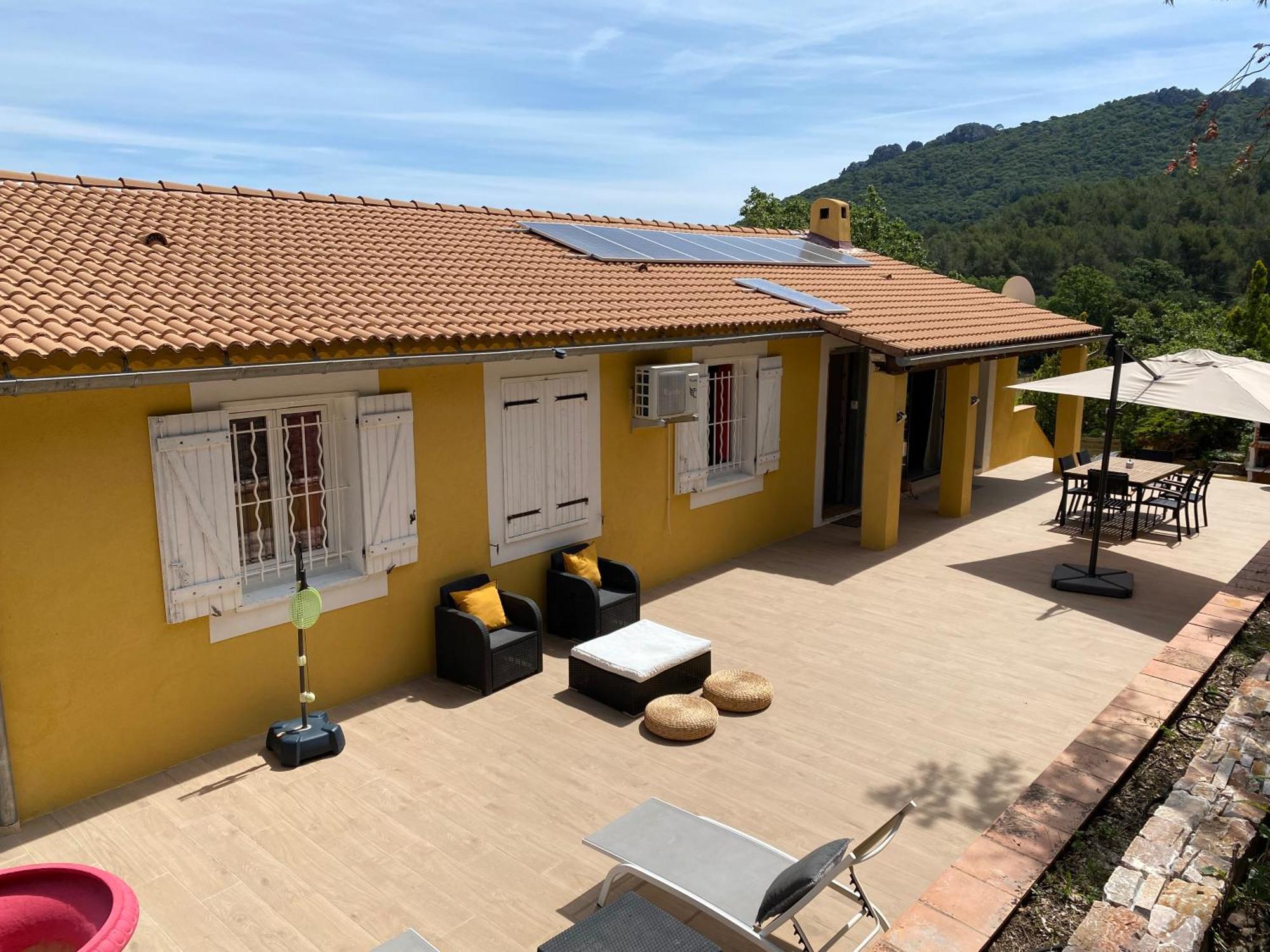 Magnifique Villa Avec Piscine, Sauna Et Hammam La Crau Luaran gambar