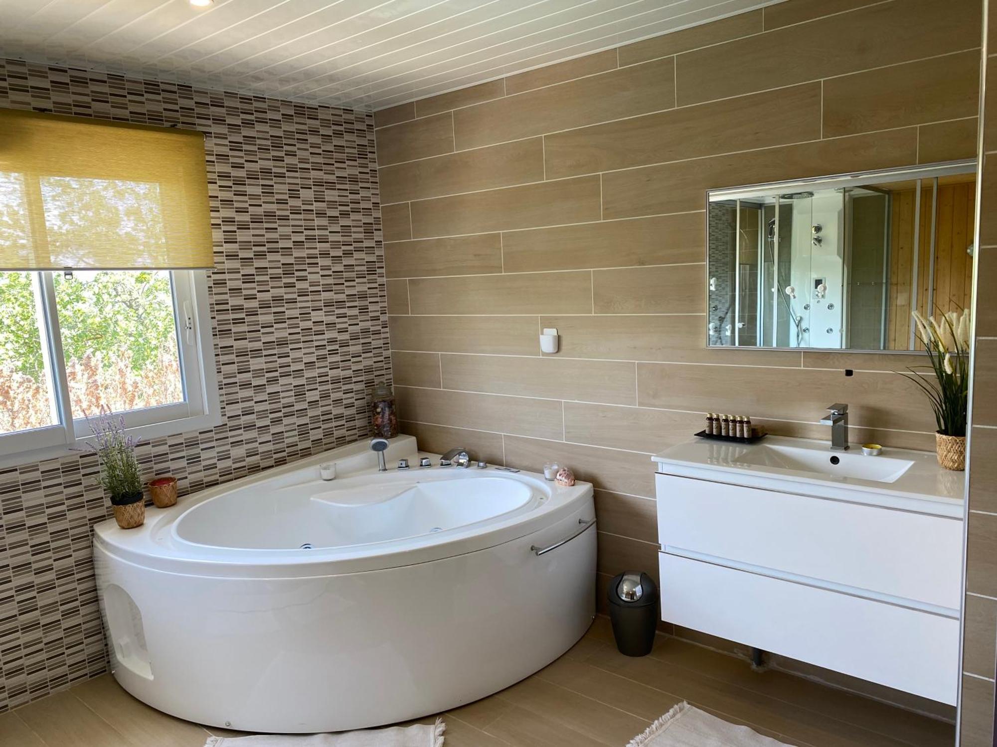 Magnifique Villa Avec Piscine, Sauna Et Hammam La Crau Luaran gambar